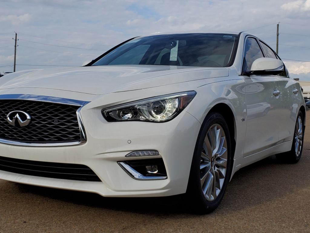 Infiniti q50 2020